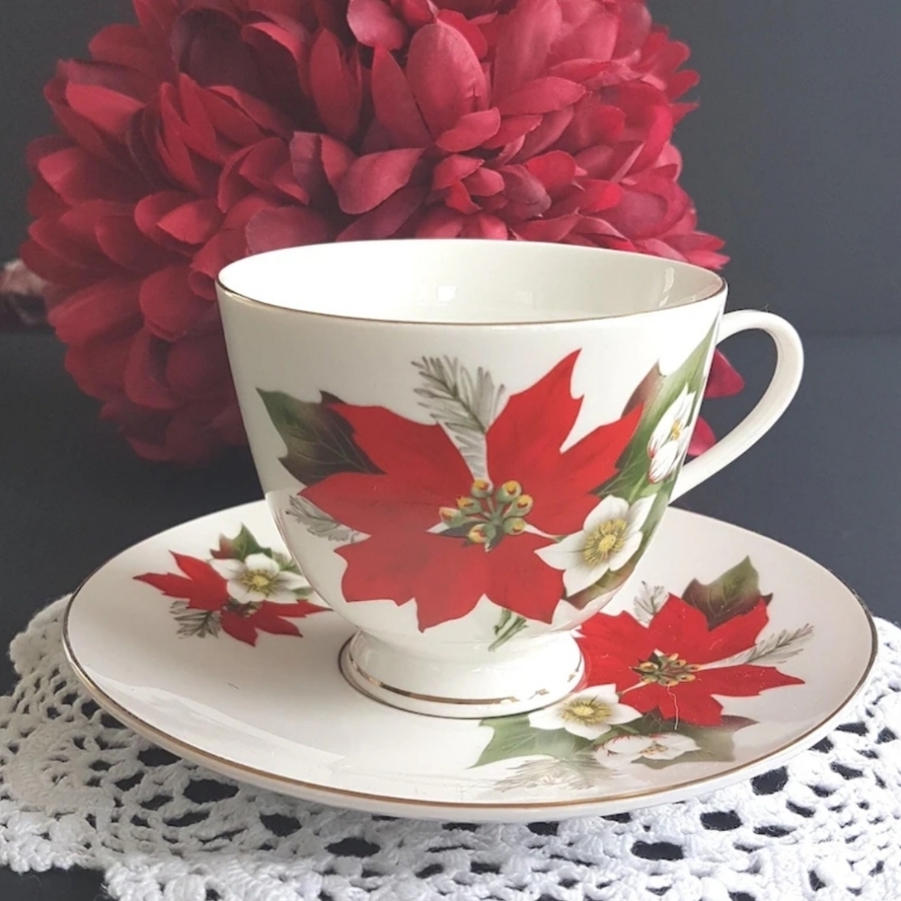Red Poinsettia English Tea Set: Gold Trim Holiday China